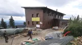 Stavba Bezručovy chaty na Lysé hoře (2014)