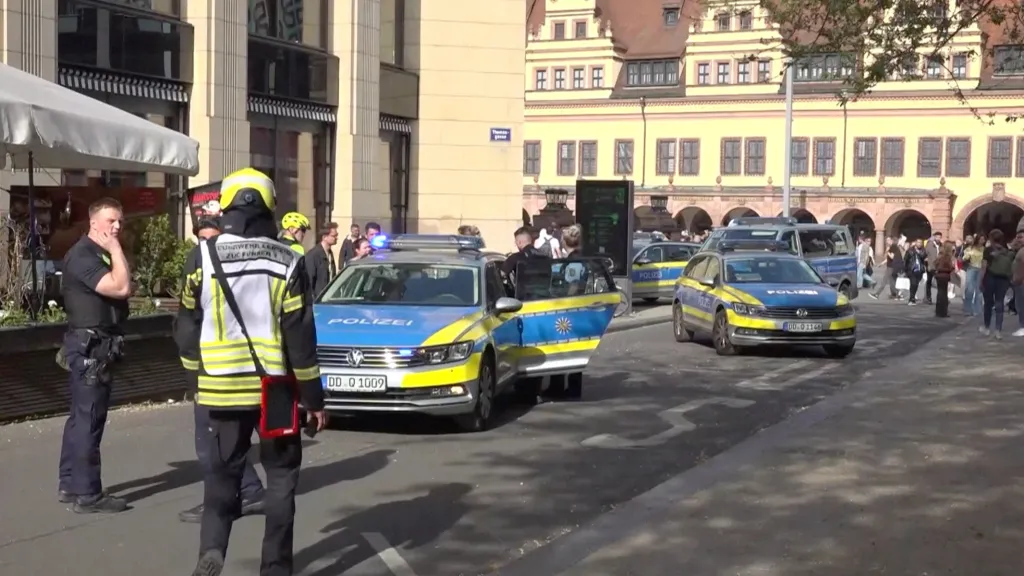 Policisté na místě činu v centru Lipska