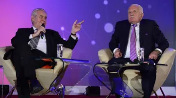 Miloš Zeman a Václav Klaus na konferenci k 25 letům kapitalismu