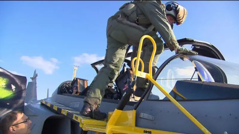 Švédsko předložilo o 10 procent výhodnější kontrakt na gripeny