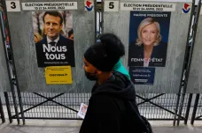 Le Penová stahuje před nedělními volbami Macronův náskok, kampani dominují ekonomická témata
