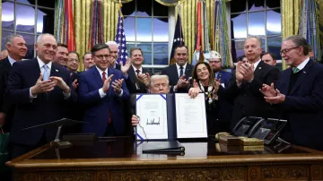 Americký prezident Donald Trump podepsal návrh zákona, který obnovuje financování vlády