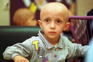 Podvodníci okradli děti s rakovinou o desítky milionů, které na ně vybrali