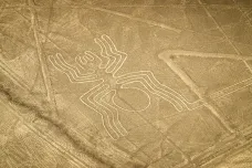 Archeologové objevili v Peru 3200 let starý chrám pavoučího boha s nožem v ruce