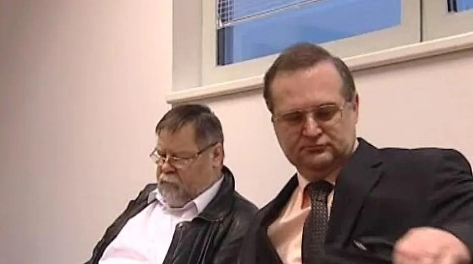 Břetislav Horyna (vpravo) u soudu