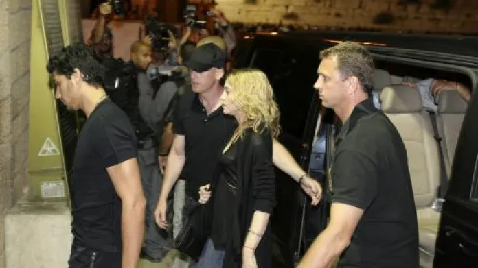 Zpěvačka Madonna na toulkách Jeruzalémem