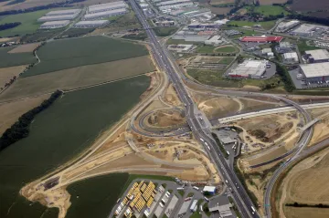 Praha plná kolon. Na dostavbu okruhu si počká další tři roky