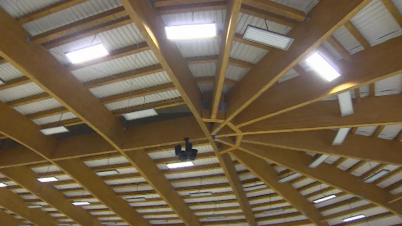 Konstrukce střechy stadionu