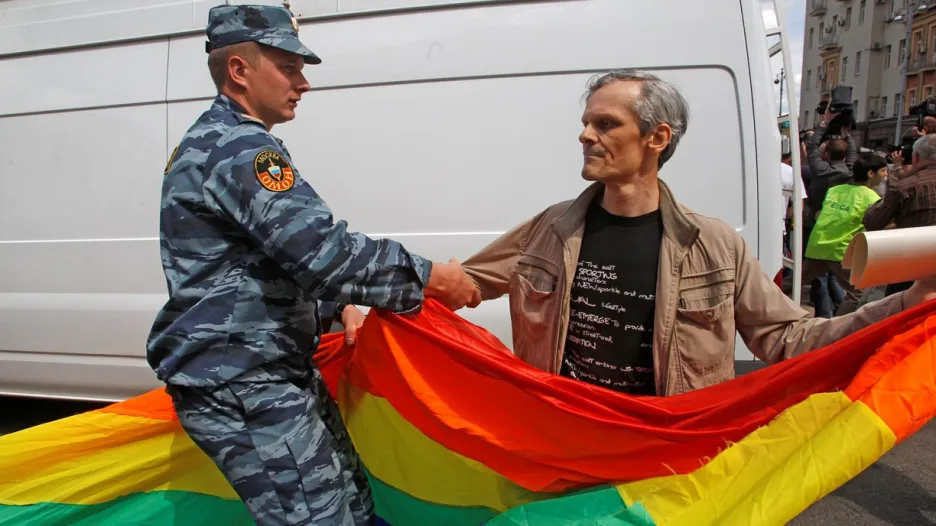 Zadržený aktivista bojující za práva homosexuálů