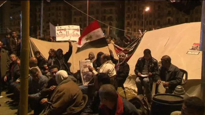 Mursí prchl po "poslední výstraze" lidu ze svého paláce