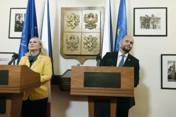 Slovenský ministr obrany požádal Česko o pomoc při ochraně vzdušného prostoru