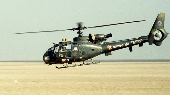 Francouzská helikoptéra Gazela SA 341F2 během operace Pouštní štít