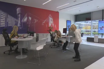 Rodiče kvůli stávce řešili, kam s dětmi. Operní pěvkyně nabídla hlídání, hostinec zastoupil jídelnu