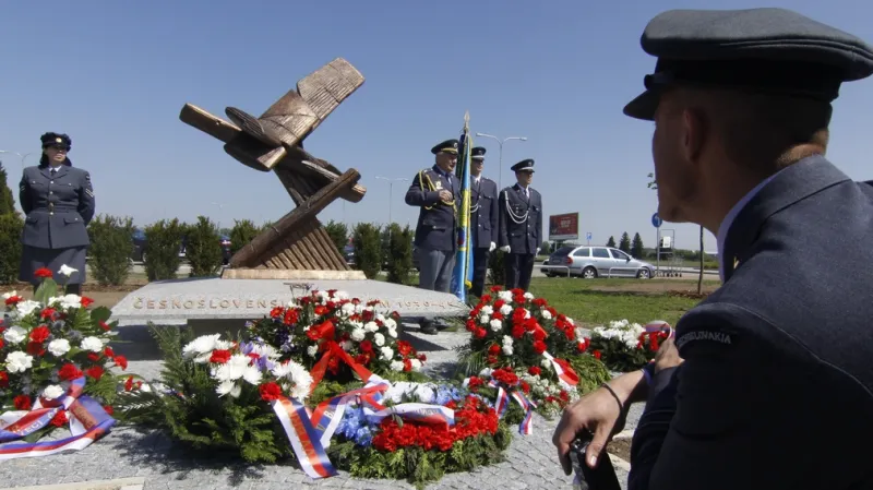 Pomník čs. letcům v Brně-Tuřanech