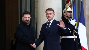 Ukrajinský prezident Volodymyr Zelenskyj a francouzský prezident Emmanuel Macron v Paříži, Francie, 1. prosince 2025