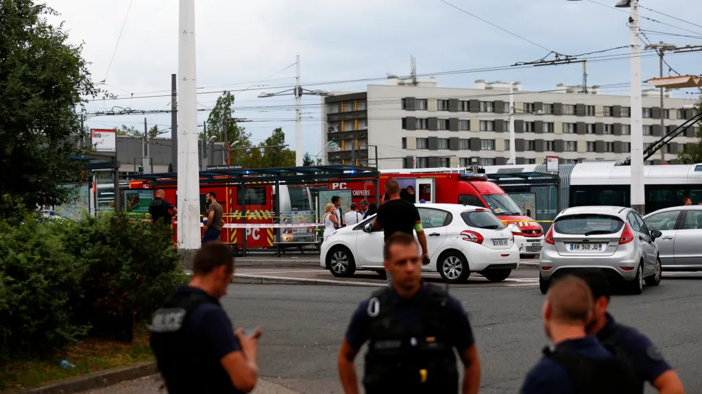 Francouzská policie na místě útoku