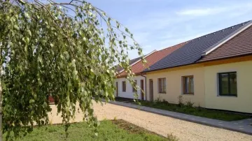 Seniorskou "vesničku" tvoří řadové domky