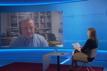 „Ještě bych neotevíral šampaňské, ale můžeme ho dát chladit,“ říká k vývoji vakcíny biochemik Konvalinka