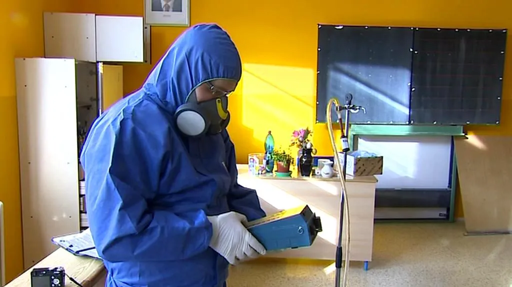 Odstraňování azbestu ze školy