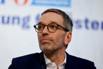 Lídr Svobodných přizval ke koaličnímu jednání v Rakousku lidovce