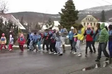 Aprílový běh pozpátku