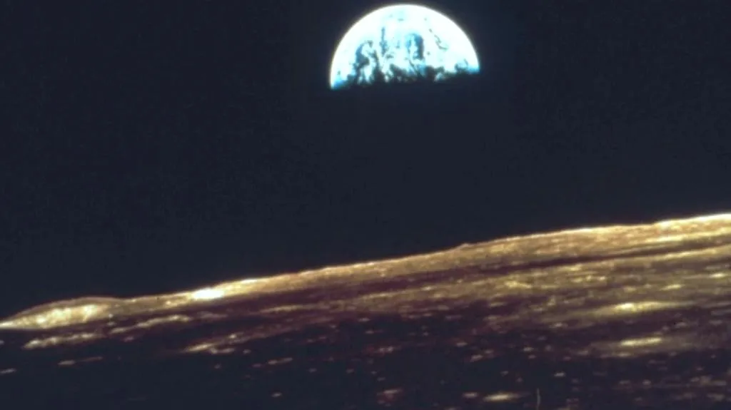 Američané chtěli provést na Měsíci jaderný výbuch