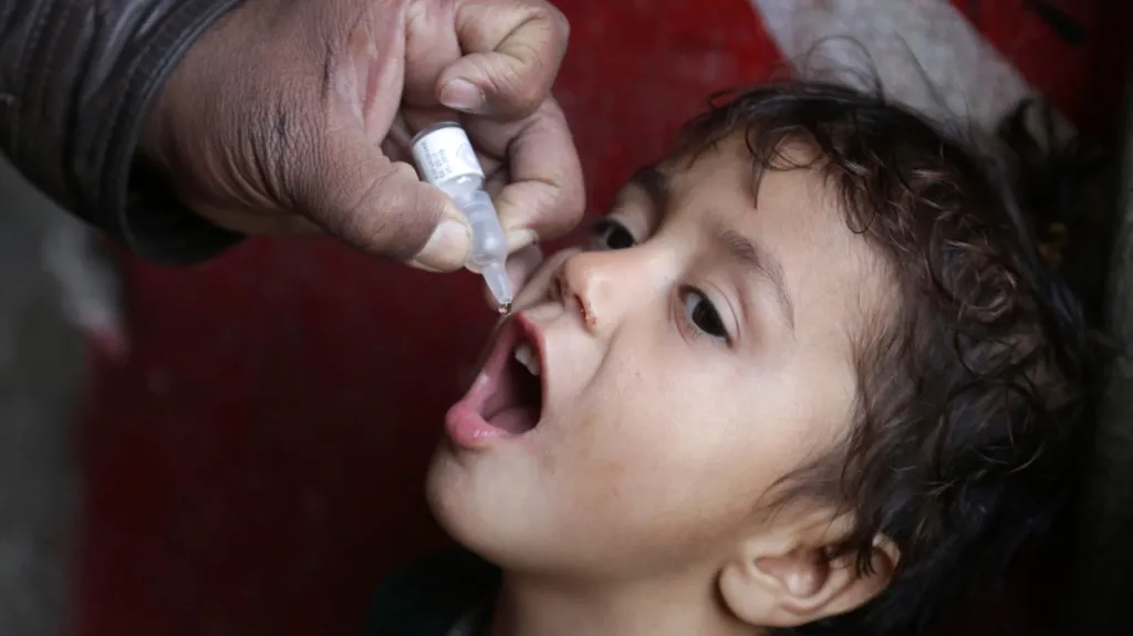 Očkování proti dětské obrně v Pákistánu