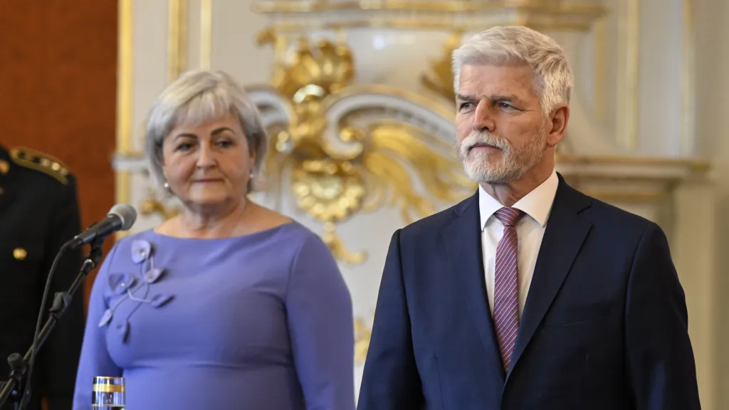 Šéfka prezidentské kanceláře Jana Vohralíková s Petrem Pavlem na snímku z 10. března 2023