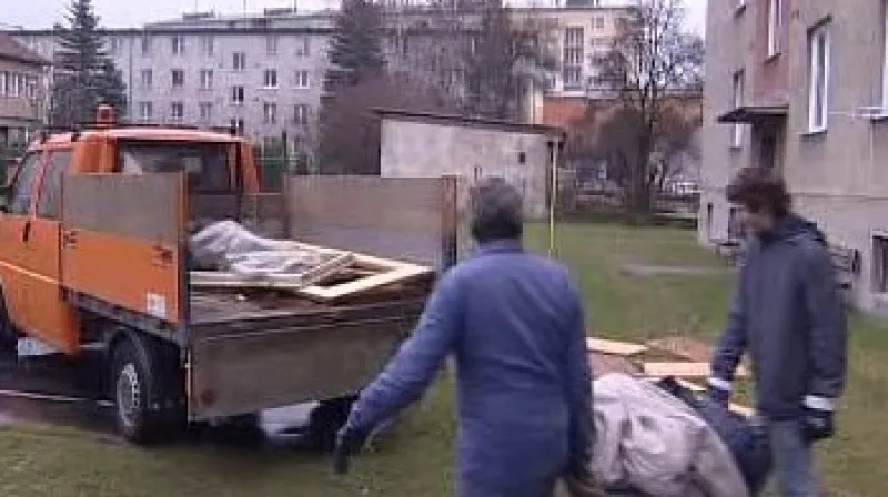 Manželský pár ze Vsetína skončil na ulici