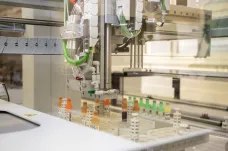 Ostravská nemocnice má novou laboratorní linku, vyhodnotí až šest set vzorků za hodinu