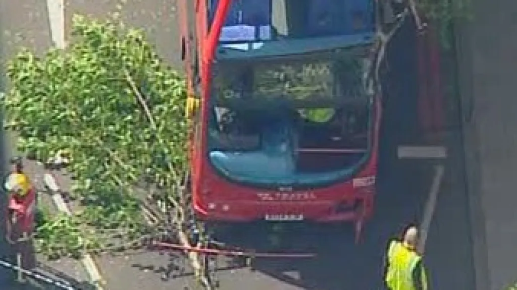 Nehoda londýnského autobusu