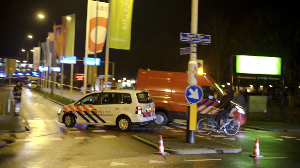 Policejní vůz v ulicích Hilversumu