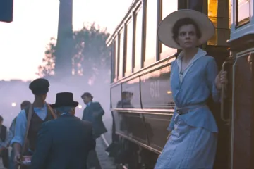 Filmová upoutávka týdne: Režisér Saulova syna zachycuje v Budapešti kolaps civilizace