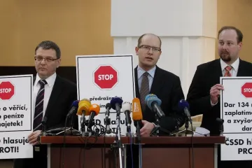 Schvalování církevních restitucí jede na vlně obstrukcí