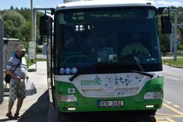 Jízdné v Moravskoslezském kraji v prosinci zdraží. Kdo si kupuje lístek až u řidiče, pocítí to více