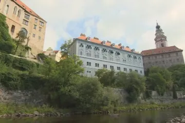 Příliš vyumělkované, kritizují někteří místní novou fasádu mincovny v Českém Krumlově