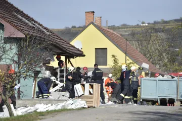 Výbuch v Perné vyšetřuje policie jako ohrožení z nedbalosti. Příčina je stále nejasná