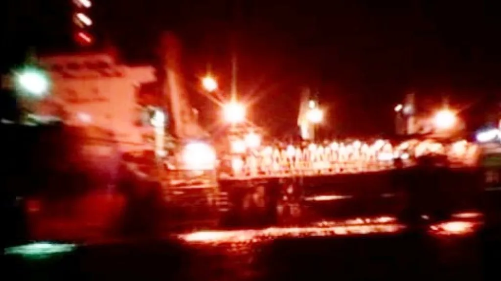 Srážka lodí v Moluckém průliv