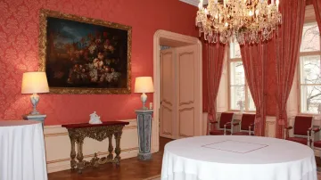 Buquoyský palác - Velvyslanectví Francie v Praze