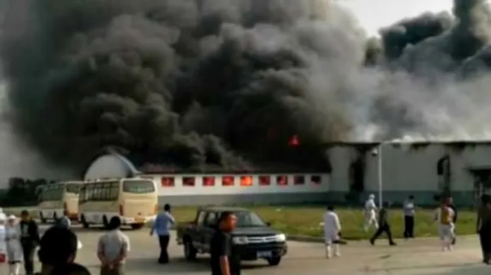 Požár na drůbežích jatkách v Te-chuej