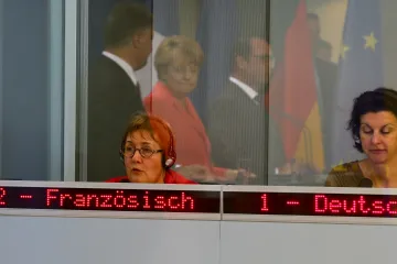 Francouzi a Němci si brousí jazyky, angličtina možná přestane být úřední řečí EU