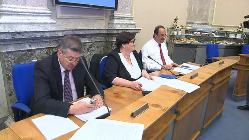 Úvodní schůze vlády