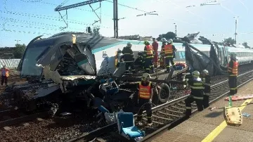 Hasiči zasahují u havárie vlaku