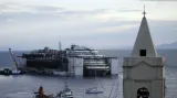 Reportáž: Costa Concordia se vydala na cestu do šrotu