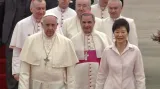 Papeže Františka přivítala prezidentka Pak Kun-hje