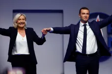 Po půl století končí Le Penovi v čele Národního sdružení. Předsedou se stal Bardella