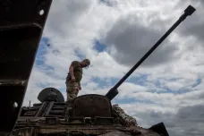 Ukrajinská ofenziva pokračuje ve třech směrech, píší analytici