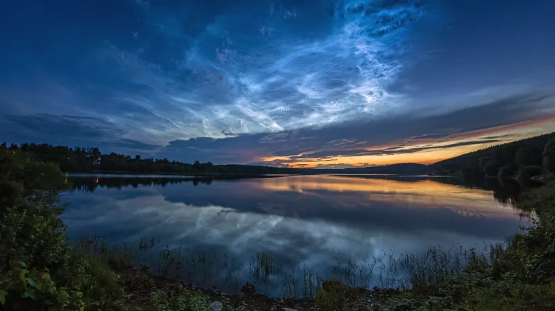 Svítící oblaka nad Českem