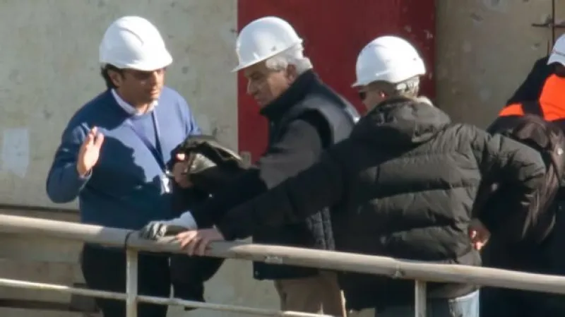 Kapitán Schettino se po dvou letech vrátil na místo činu