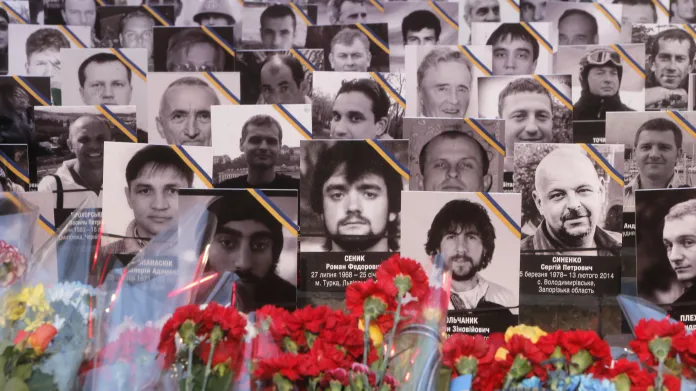 Tváře obětí loňských událostí na Majdanu